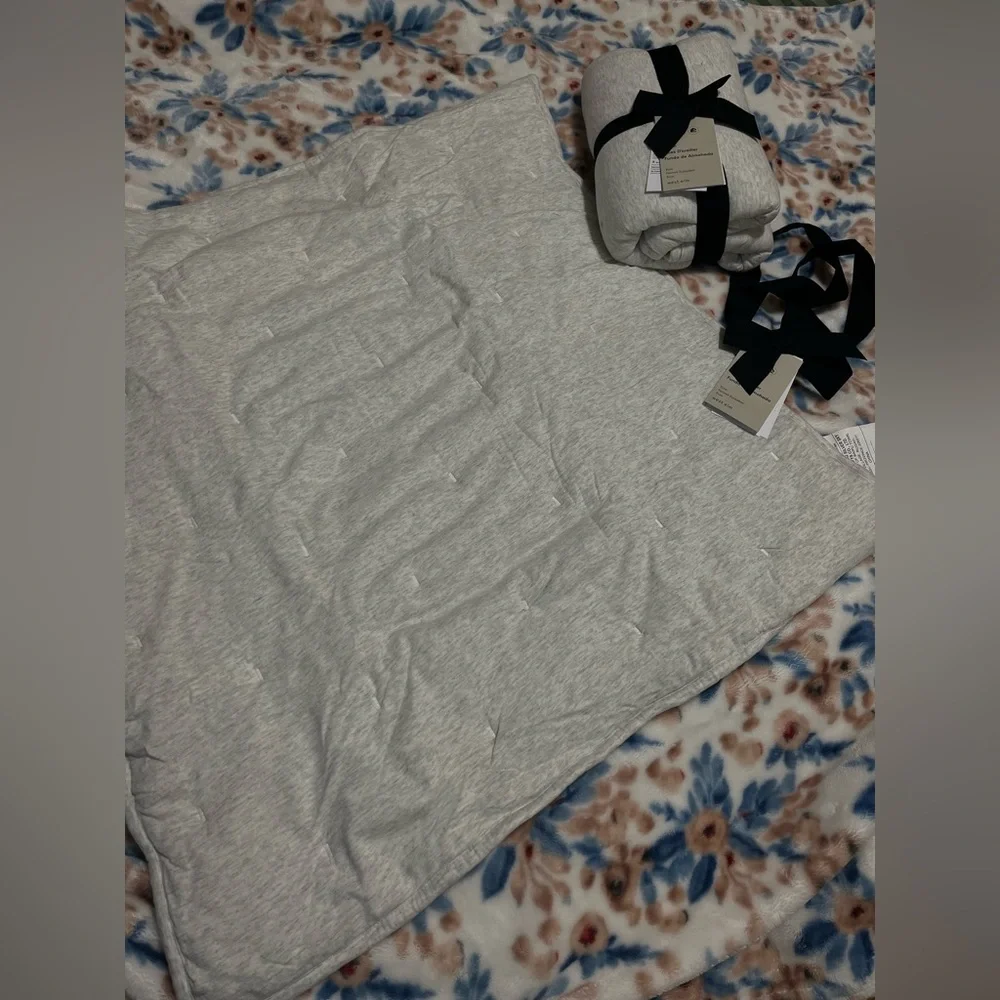 West Elm Jersey Tack Stitch Euro shams / pair:set of 2